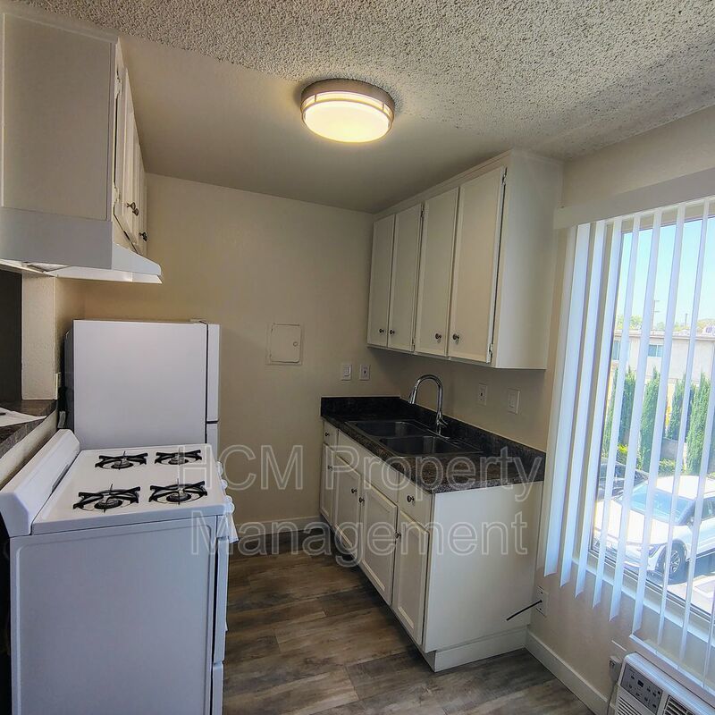 Spacious one Bedroom in Desirable No-Ho! property image