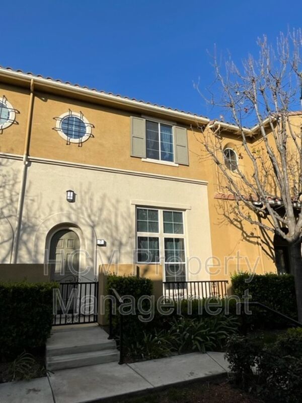 Charming tri-level home in Northpark property image