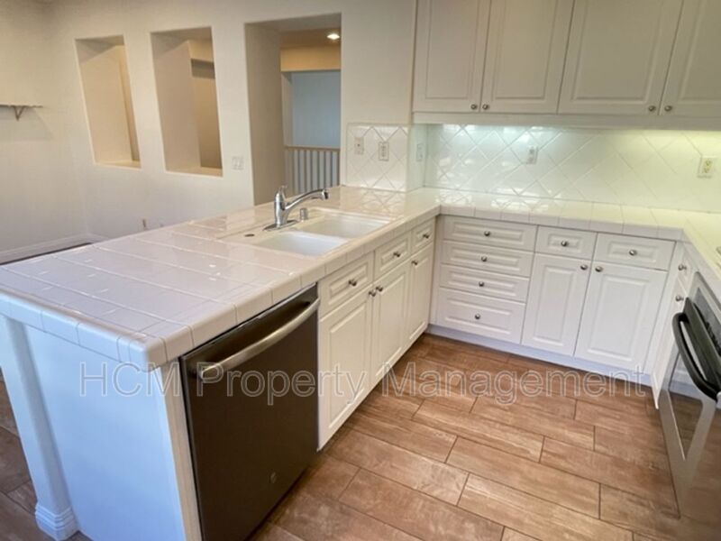Charming tri-level home in Northpark property image