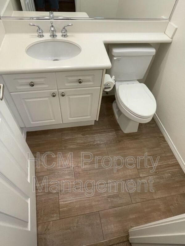 Charming tri-level home in Northpark property image