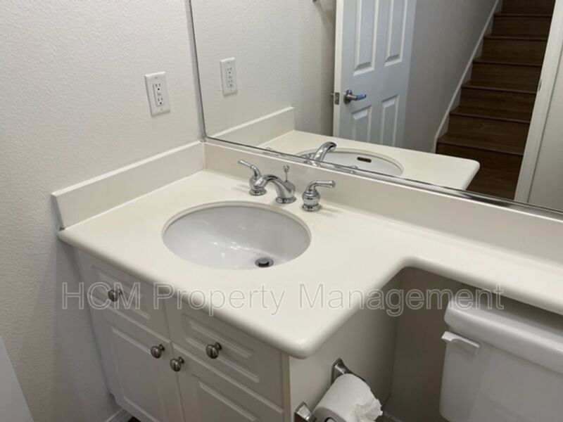 Charming tri-level home in Northpark property image