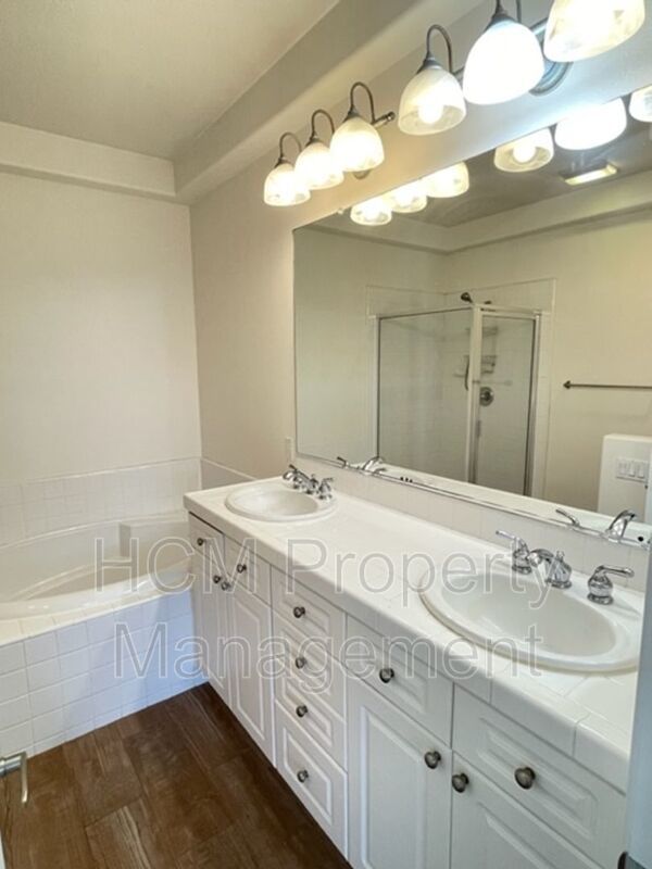 Charming tri-level home in Northpark property image