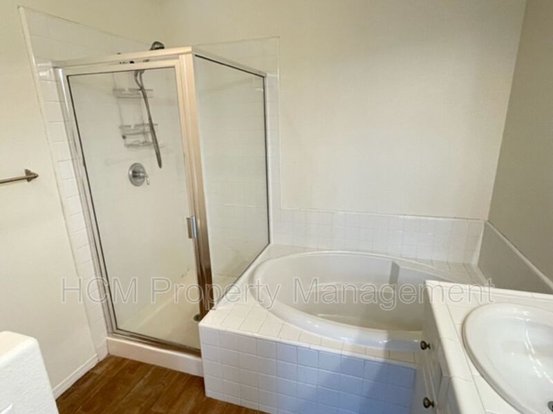 Charming tri-level home in Northpark property image