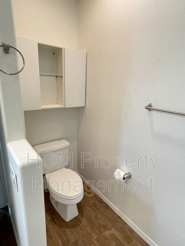 Charming tri-level home in Northpark property image