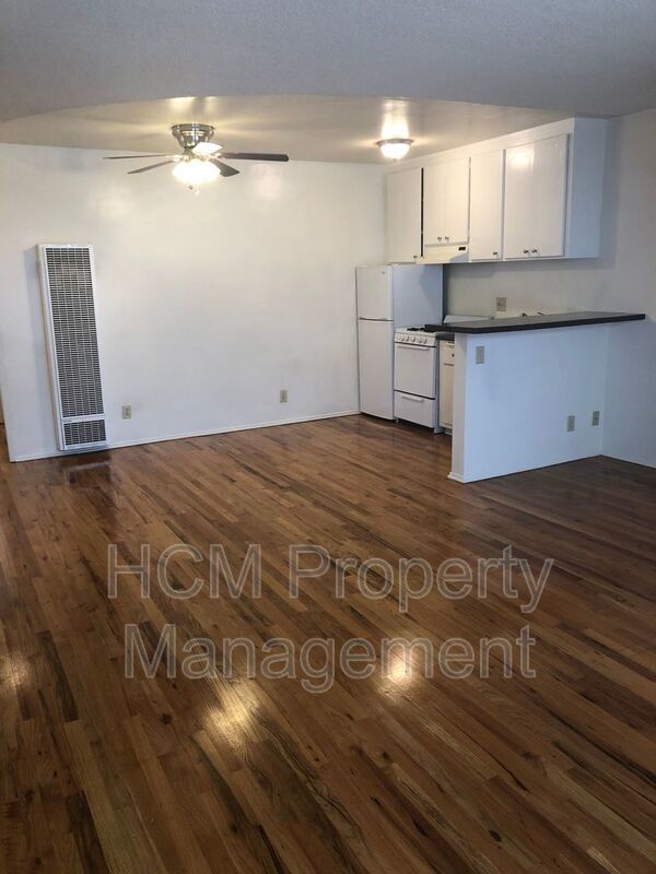 Welcome to your new home in the heart of Santa Monica, CA. property image