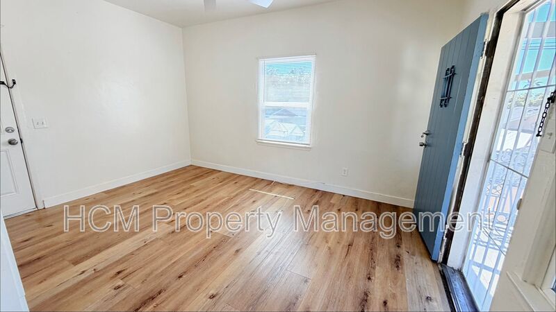 Charming Studio Upstairs Apartment in Santa Ana property image