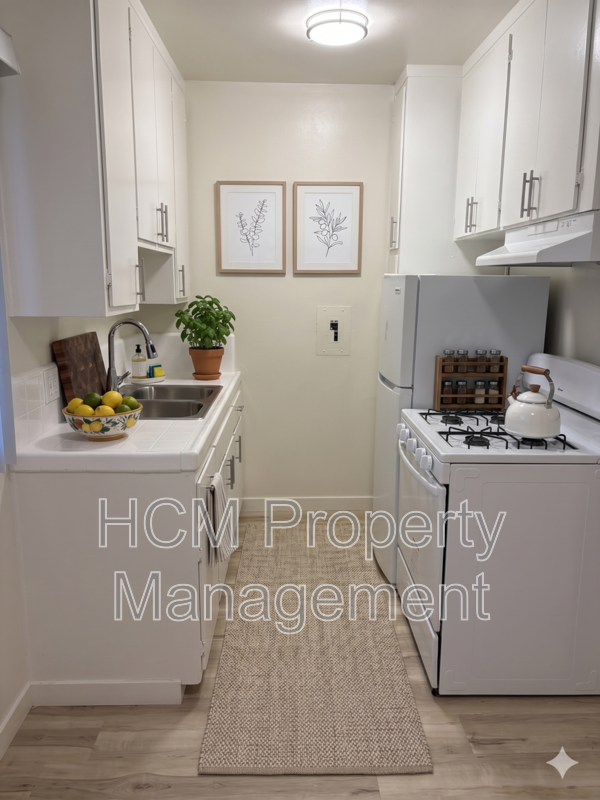 Summer Move In Special! Welcome to 4112 Grand View Blvd, a stunning 1-bed, 1-bath apt located in Mar Vista! property image