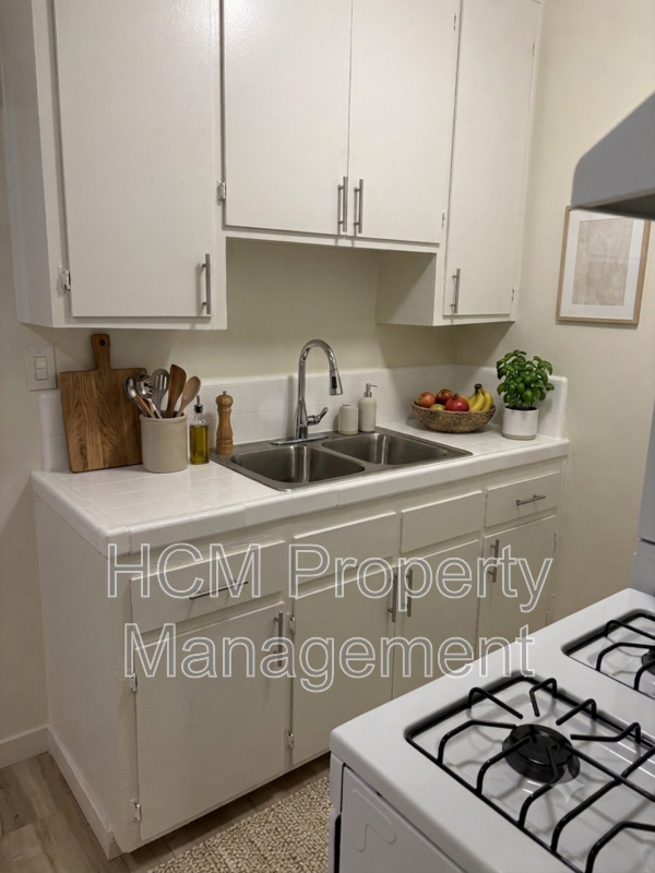 Summer Move In Special! Welcome to 4112 Grand View Blvd, a stunning 1-bed, 1-bath apt located in Mar Vista! property image