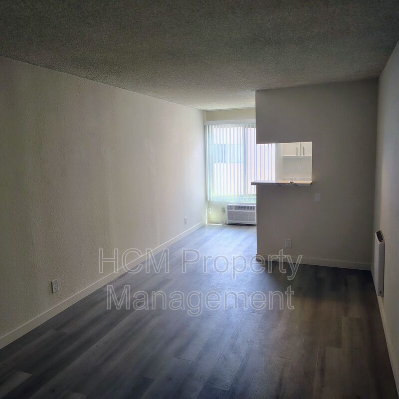 Summer Move In Special! Large one bedroom in desirable No-Ho neighborhood. property image