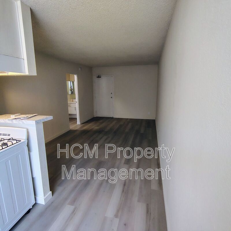 Summer Move In Special! Large one bedroom in desirable No-Ho neighborhood. property image
