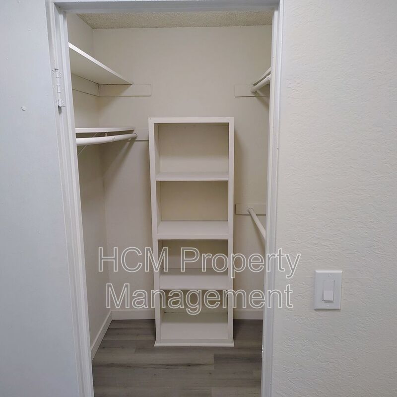 Summer Move In Special! Large one bedroom in desirable No-Ho neighborhood. property image