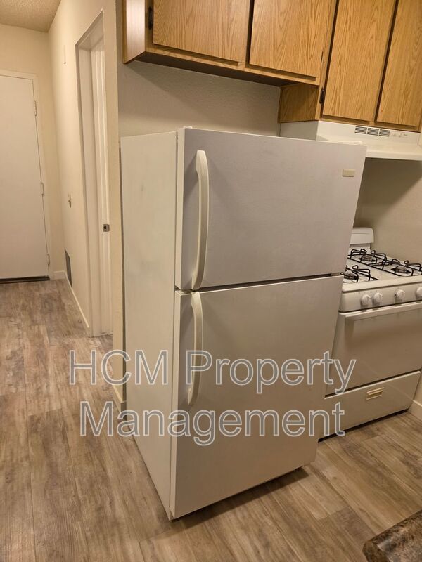 Summer Move In Special! Spacious and Bright Studio property image