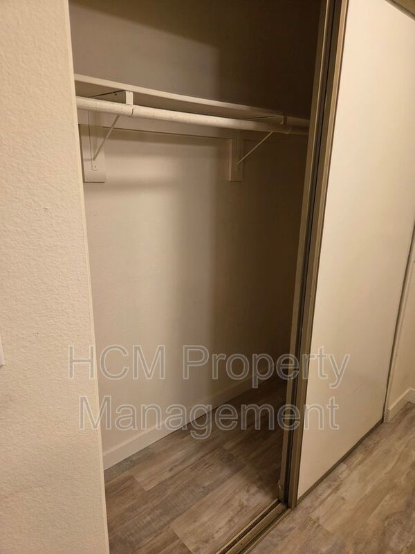 Summer Move In Special! Spacious and Bright Studio property image