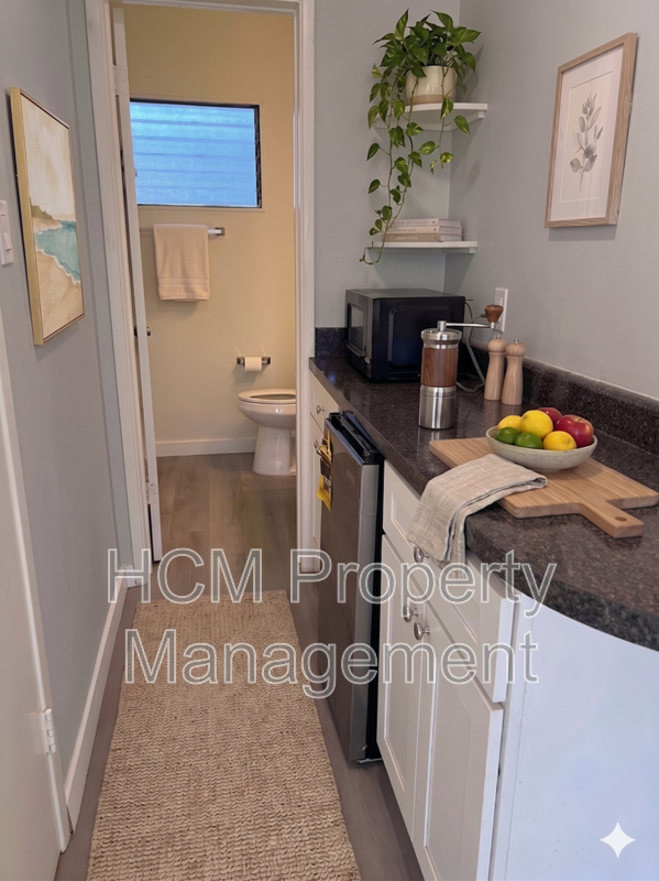 Bright and Spacious Studio Apartment in Prime West Los Angeles Neighborhood property image