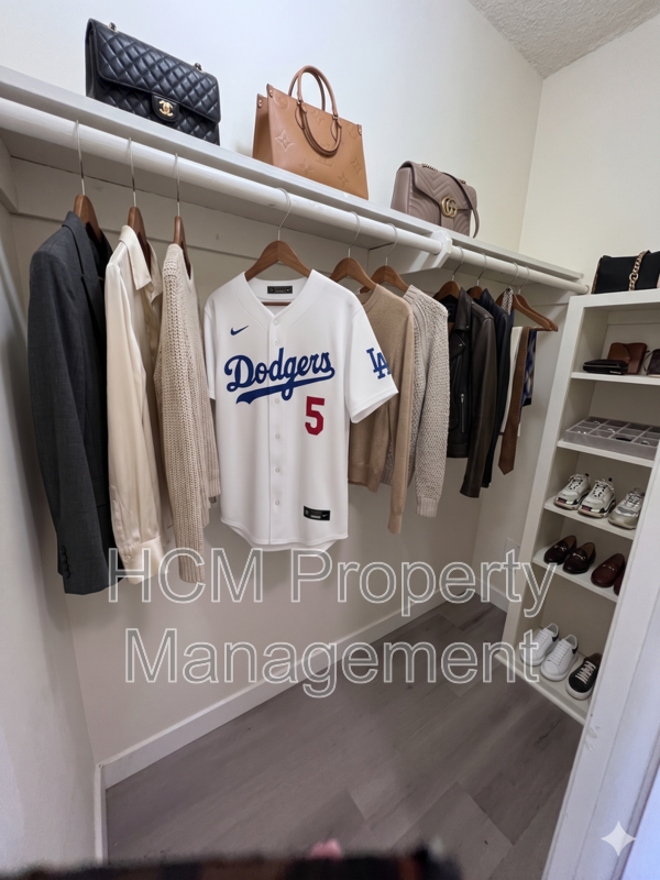 Bright and Spacious Studio Apartment in Prime West Los Angeles Neighborhood property image