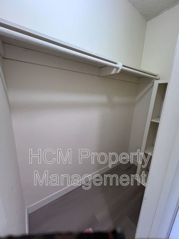 Bright and Spacious Studio Apartment in Prime West Los Angeles Neighborhood property image