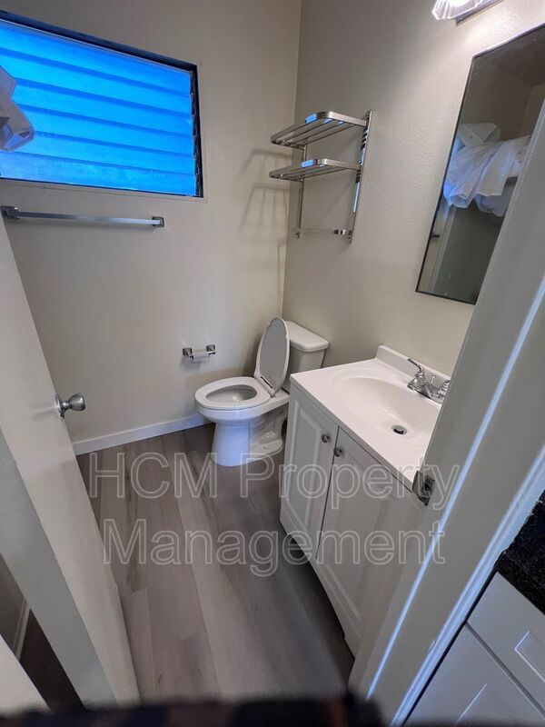 Bright and Spacious Studio Apartment in Prime West Los Angeles Neighborhood property image