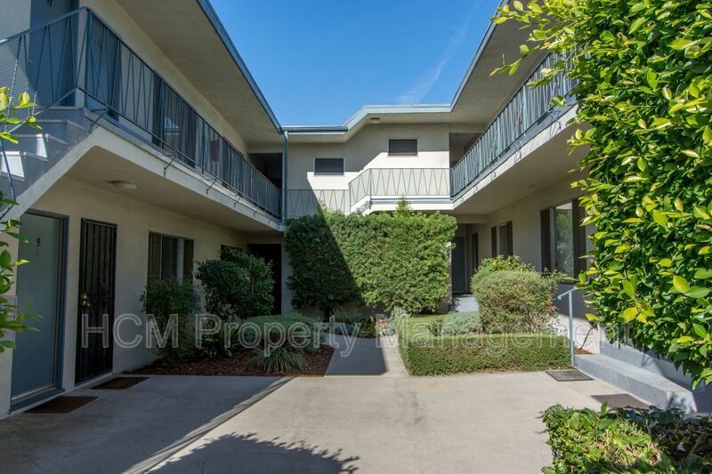 Bright and Spacious Studio Apartment in Prime West Los Angeles Neighborhood property image