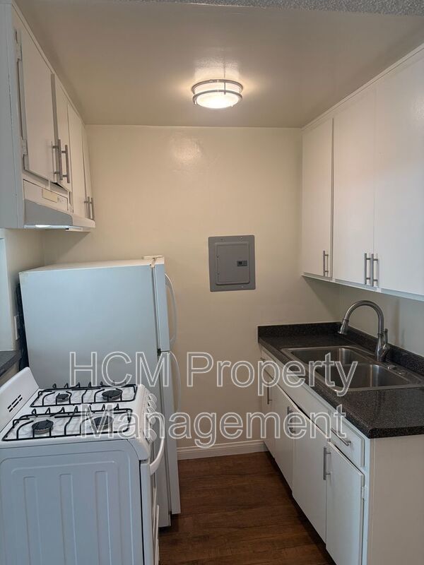 Welcome to 3747 Sepulveda Blvd, a large studio apartment located in the heart of Los Angeles, CA. property image